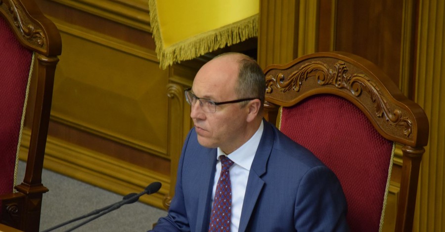 Парубий назвал капитуляцией предложение не стрелять в ответ на Донбассе