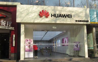 Huawei запретили ставить в смартфоны приложения Facebook