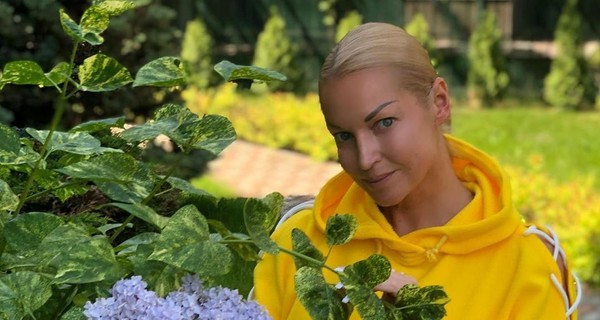 Волочкова сделала шпагат в поднебесье: 