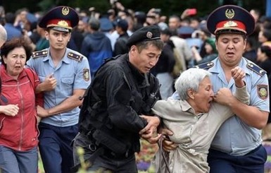 На выборах в Казахстане задержали около ста протестующих