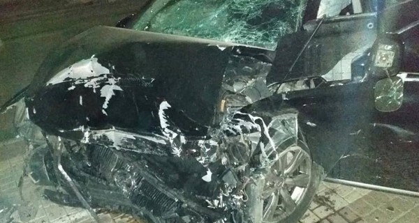 В Одессе работник автомойки убил себя об стену на угнанном 