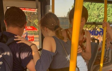В Запорожье за неделю 3 человека упали в обморок из-за жары в автобусах
