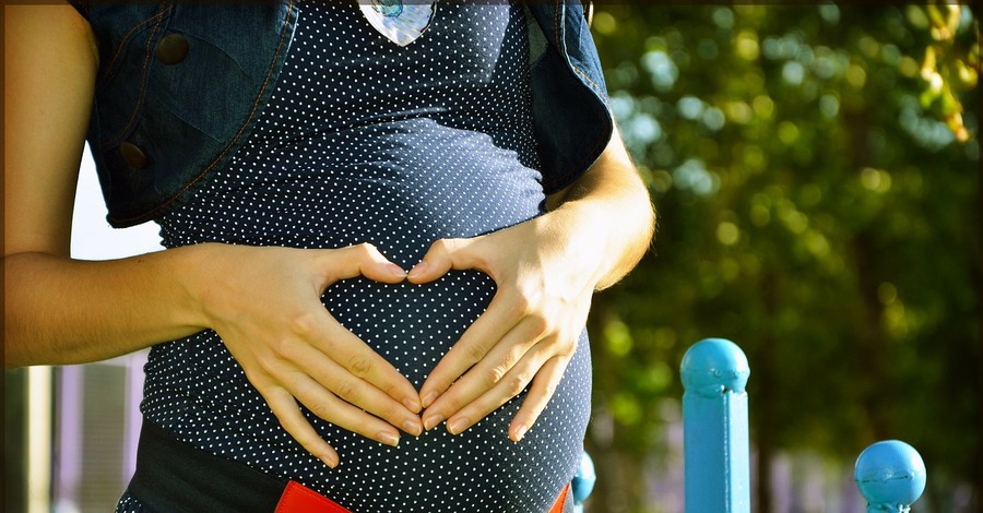 К чему снится беременность с большим или маленьким животом — толкование сна по 40 сонникам