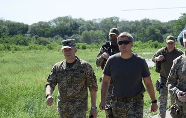 В Донбассе побывала делегация СНБО