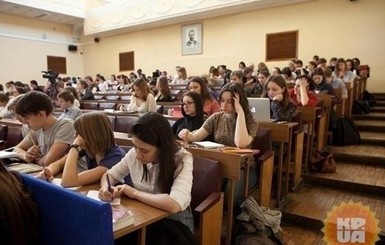 ВНО по украинскому “провалили” 16%, а по математике - 18%