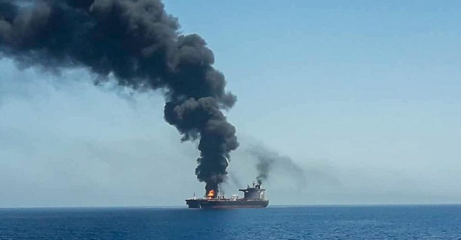 Совбез ООН провел экстренное заседание из-за взрыва на танкерах