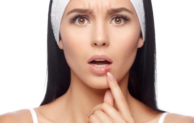 Герпес на губах: причины, симптомы и диагностика