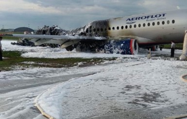 Авиакатастрофа в Шереметьево: стало известно, почему пилот не смог увести самолет на второй круг
