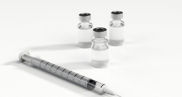 Власти Нью-Йорка заявили об эпидемии кори и запретили отказываться от прививок  