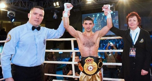 Украинский боксер защитил титул чемпиона мира