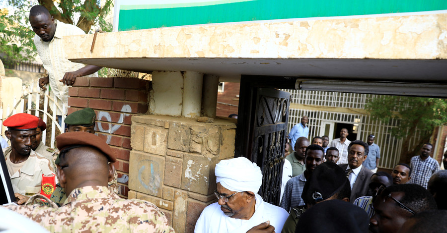 Прокуратура Судана обвинила экс-президента Омара