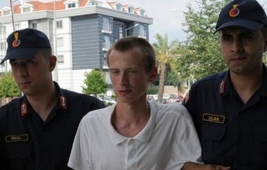 В Турции на курорте украинец до смерти избил отца, изгоняя из него дьявола