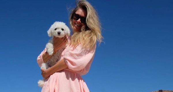 Где звезды спасаются от жары: Лобода на Миконосе, а Брежнева - в Италии