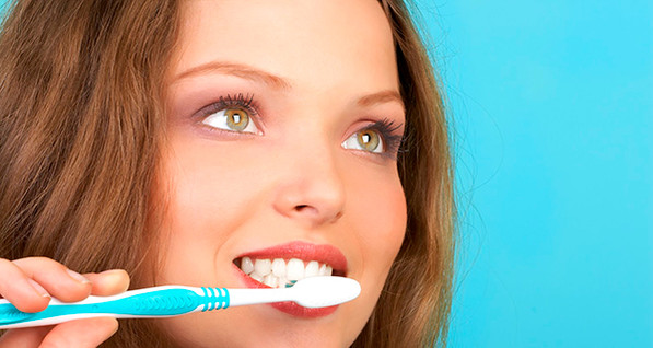 Отбеливание зубов перекисью водорода в домашних условиях