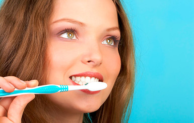 Как отбелить зубы - ТОП 10 способов