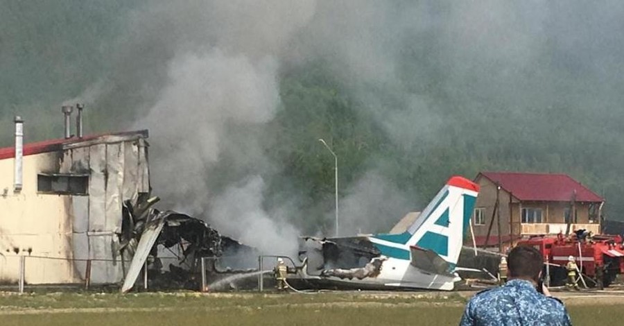 Авиакатастрофа в России: пилоты погибли, пассажиры выжили