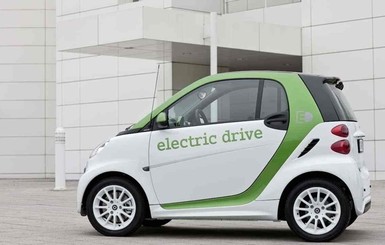 Евросоюз обязал производителей электромобилей делать шумные машины