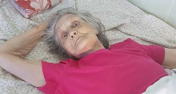 В Харькове разыскивают родных 92-летней учительницы, которую нашли возле железнодорожных путей
