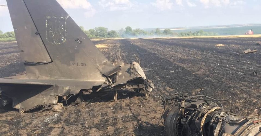 В Харьковской области разбился и сгорел учебный самолет