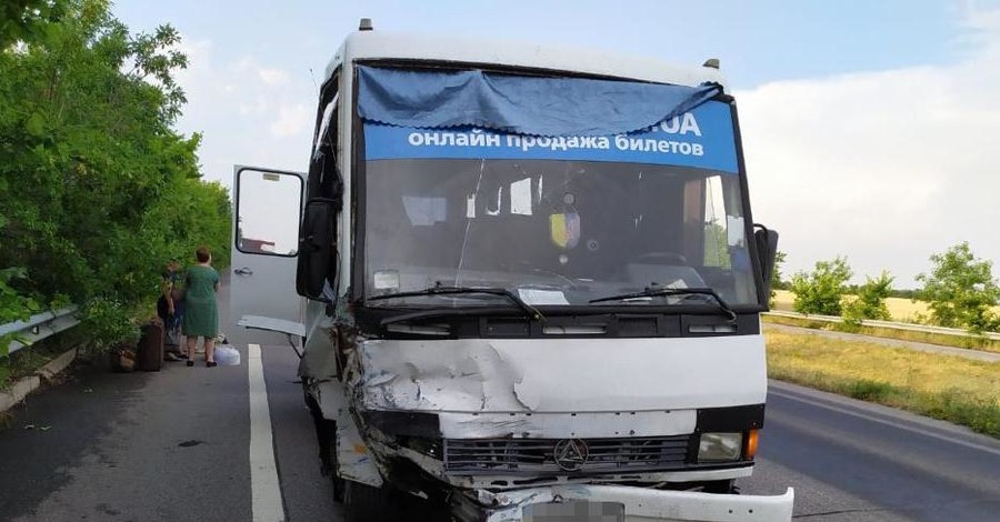 На Харьковщине в ДТП с автобусом погибли 2 человека