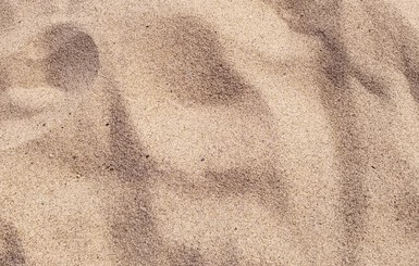 На Львовщине ребенка похоронило под толщей песка