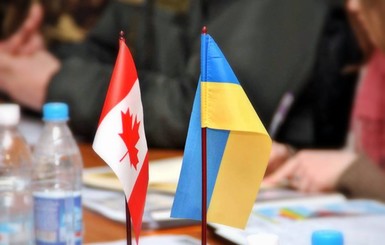 Украинцам могут разрешить ездить в Канаду, используя электронные визы