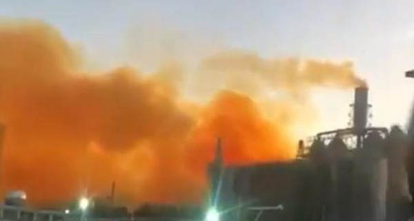 В результате взрыва на турецком химзаводе вредные вещества в воздух не попали
