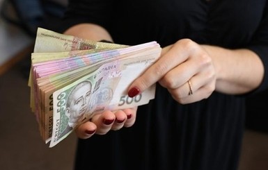 В Украине зарплату разрешили “привязывать” к курсу иностранных валют
