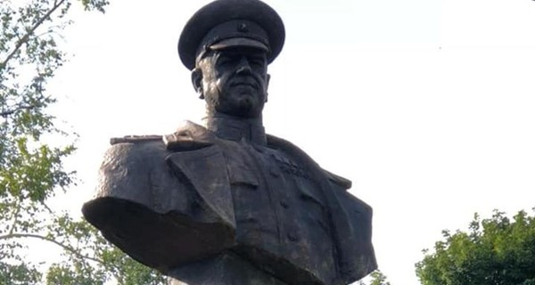 Институт Нацпамяти обратился в ГПУ из-за памятника Жукову в Харькове