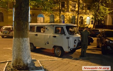 В Николаеве пьяные экс-нацгвардейцы напали на полицейского 