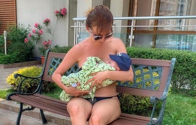 53-летняя Наталья Штурм показала новорожденного внука