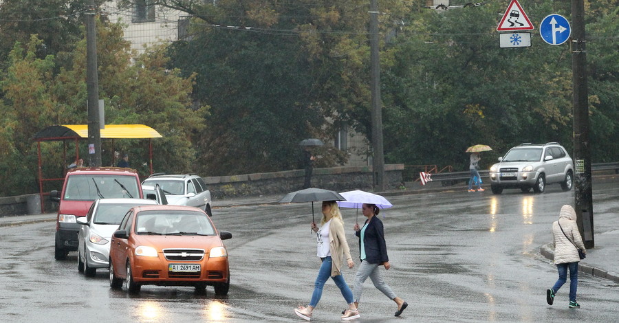 Сегодня днем, 15 июля, в Украине пройдут дожди с грозами