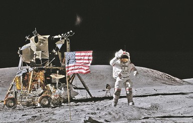 Американцы полетят на Луну за своим 