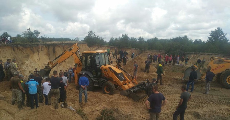В Ровенской области детей засыпало песком в карьере, тело одного из них нашли спустя три часа