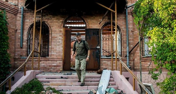 В Донбассе неспокойно: при обстреле Красногоровки погиб мужчина, снайпер убил 2 военных