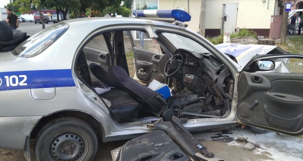 ДТП в Изюме с полицейской машиной: патрульные госпитализированы в тяжелом состоянии