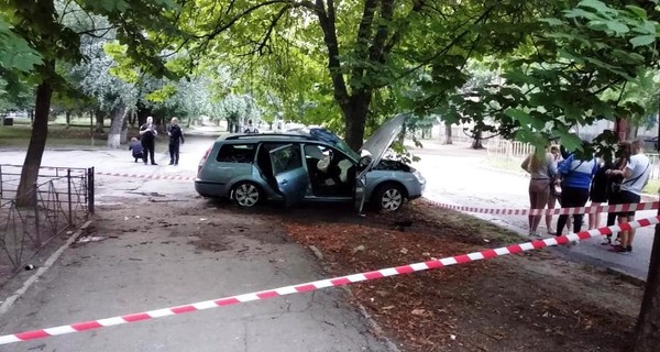 На Днепропетровщине в аварии два человека погибли, четверо – пострадали 