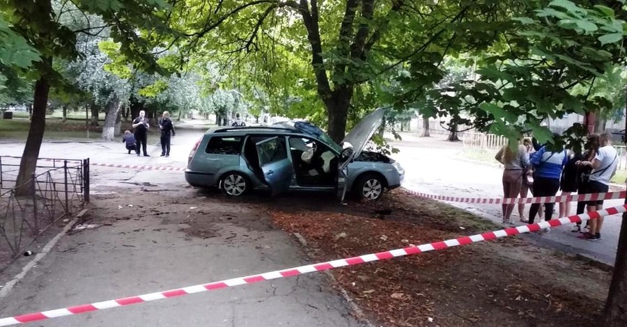 На Днепропетровщине в аварии два человека погибли, четверо – пострадали 