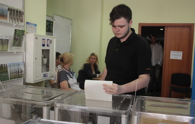 Под Днепром на участке в исправительном центре уже проголосовали все избиратели