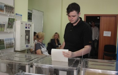 По Украине проголосовали уже 36,57%
