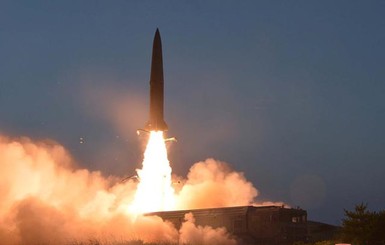 КНДР выпустила две ракеты