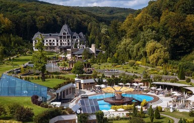 Закарпатский курорт, который хочет купить Пэрис Хилтон: 