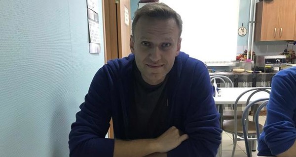 Навальный мог пострадать от химических веществ