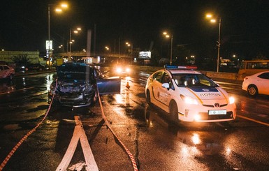 В Киеве нацгвардеец врезался в такси во время попытки сбежать  от полиции