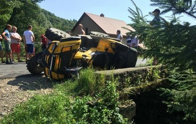 В Закарпатской области подросток на квадроцикле устроил аварию
