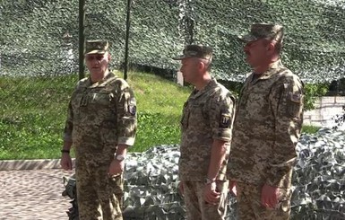 На Донбассе военным представили нового начальника штаба ООС