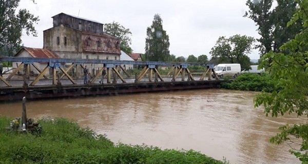 Жителей Западной Украины предупредили о селевых потоках из-за дождей