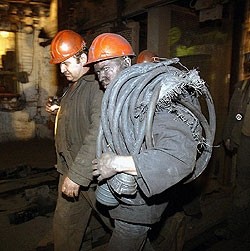 Пожар на донецкой шахте угрожает жизни шахтеров 