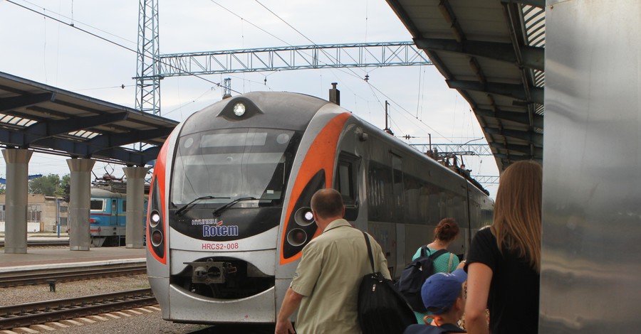 В Киеве пассажира не пропустили в кассу без очереди - он обиделся и заминировал вокзал