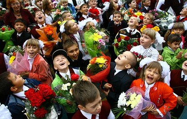 Киевские школьники к 1 сентября учат стихи про Зеленского 